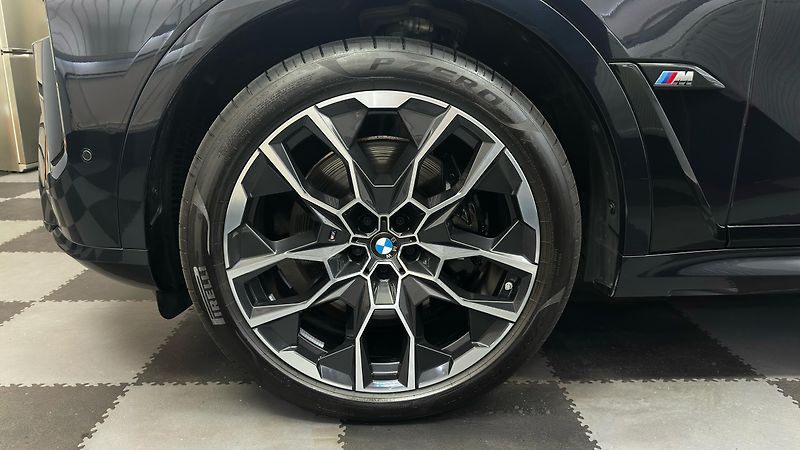BMW X7 M60i X-DRIVE / ZÁRUKA / 7 MÍST - fotka 13 z 67
