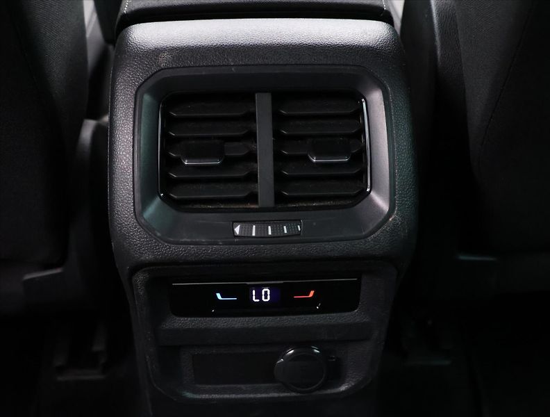 Volkswagen Tiguan 1,5 TSI ACT 110kW DSG Life DPH - fotka 26 z 34