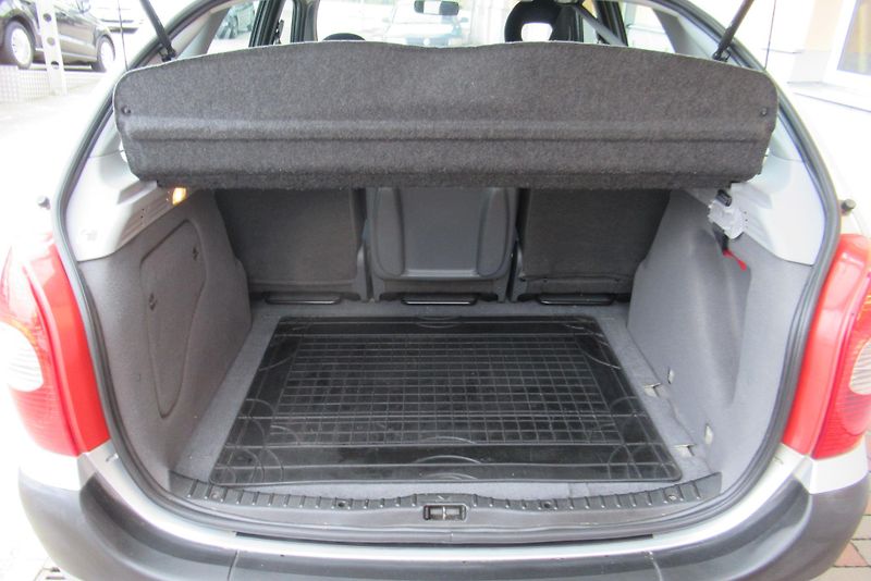 Citroën Xsara Picasso 1.6i 16V AUT.KLIMA TAŽNÉ - fotka 15 z 17
