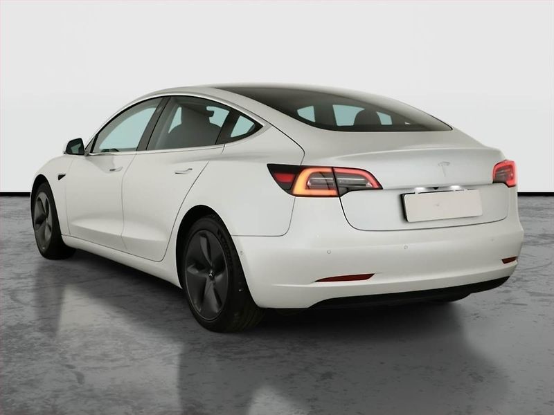 Tesla Model 3 (2020) Std Range Plus 52kWh, SoH 84% - fotka 4 z 21