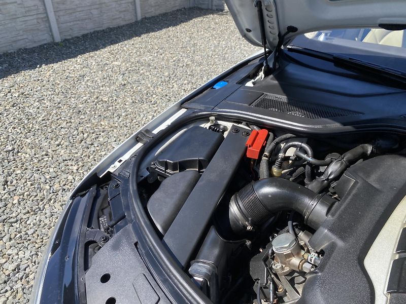 Audi A8 S8 4.0i V8 520PS CZ DPH EXTRA! - fotka 88 z 176