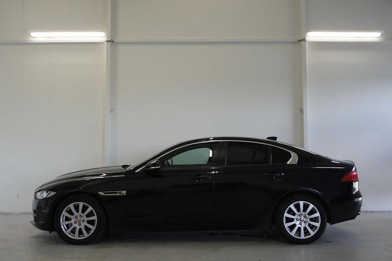 Jaguar XE  2.0 132kW SEDAN 2WD AUT - fotka 2 z 29