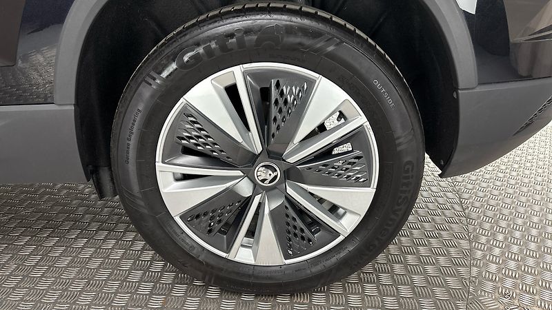 Škoda Karoq 2.0 TDI DSG 4x4 Style - fotka 19 z 26