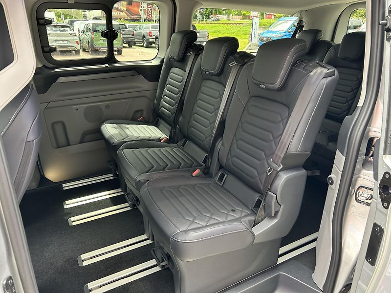 Ford Tourneo Custom 2.0EcoBlue 125kW TITANUIM X L2 - fotka 10 z 36