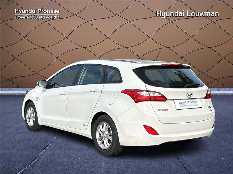 Hyundai i30 1,6 MPI Trikolor - fotka 14 z 16