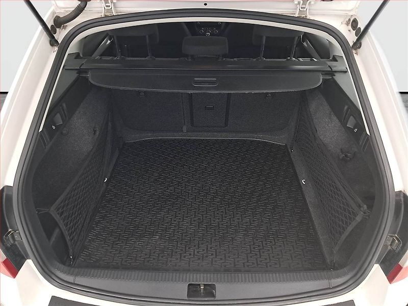 Škoda Octavia (2014) Ambition 1.6 TDI, Tempomat - fotka 13 z 16