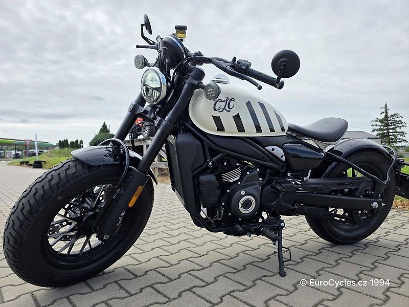 CFMOTO (2025) 450 CL-C Bobber - fotka 6 z 11