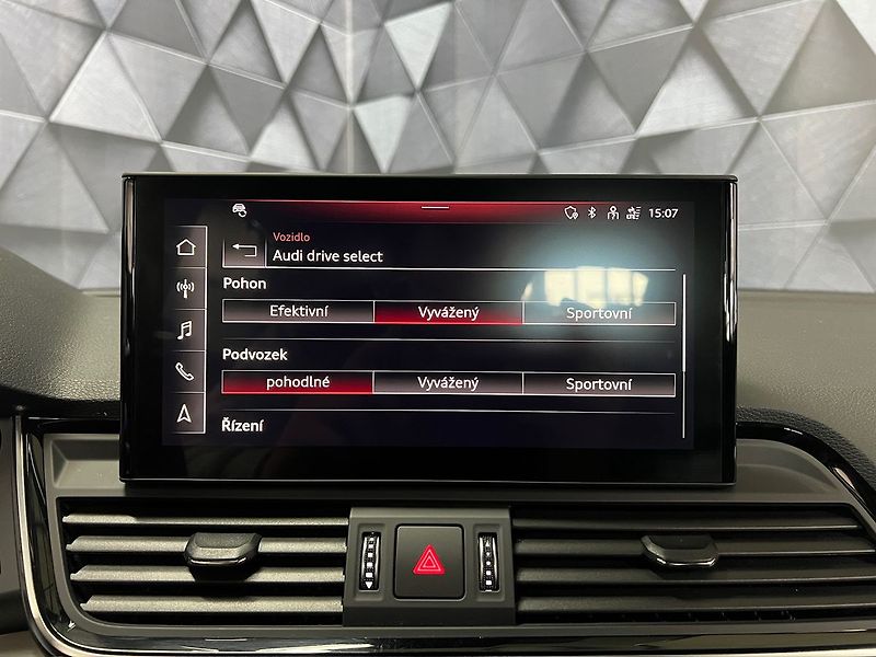 Audi SQ5 QUATTRO SPORTBACK, B&O, PANO - fotka 20 z 33