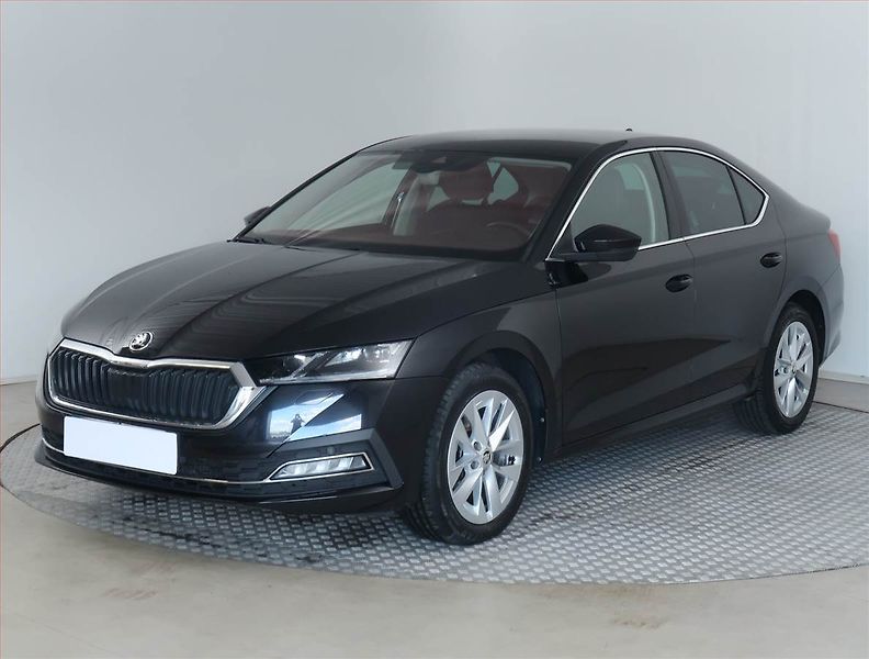 Škoda Octavia (2023) 2.0 TDI - fotka 2 z 19