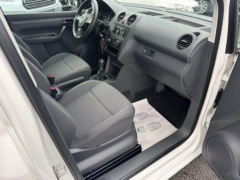 Volkswagen Caddy (2014) 1.6TDI 75kw  2-míst - fotka 16 z 30