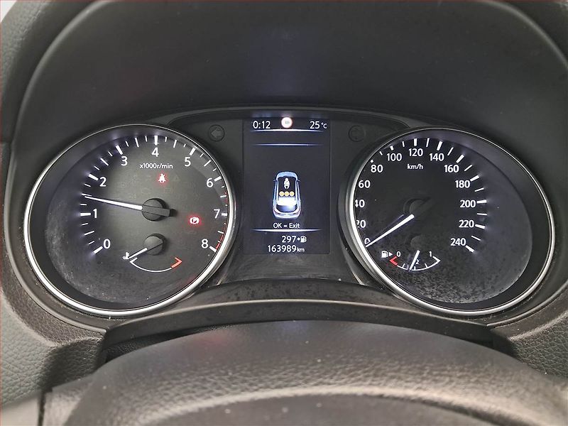 Nissan Qashqai (2020) 1.3 DIG-T, Serv.kniha - fotka 11 z 16