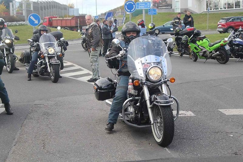 Motobobři, zakopání pincka 28. října 2023.