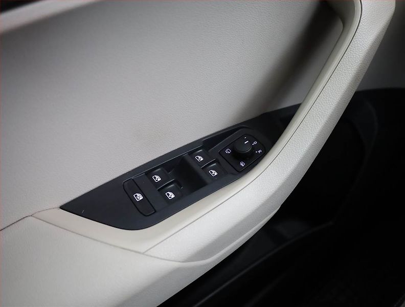Škoda Karoq (2020) Style 1.6 TDI - fotka 17 z 20