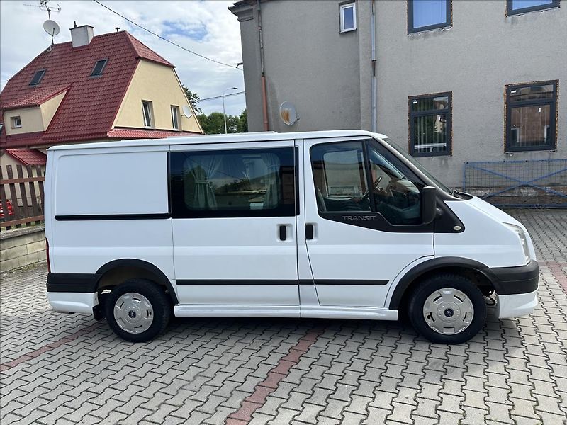 Ford Transit 2,2 TDCI obytná vestavba - fotka 2 z 32