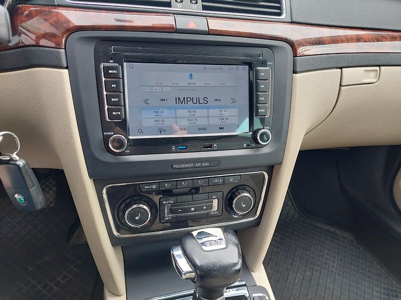 Škoda Superb (2011) Combi 2.0TDi DSG 125kW - fotka 12 z 18