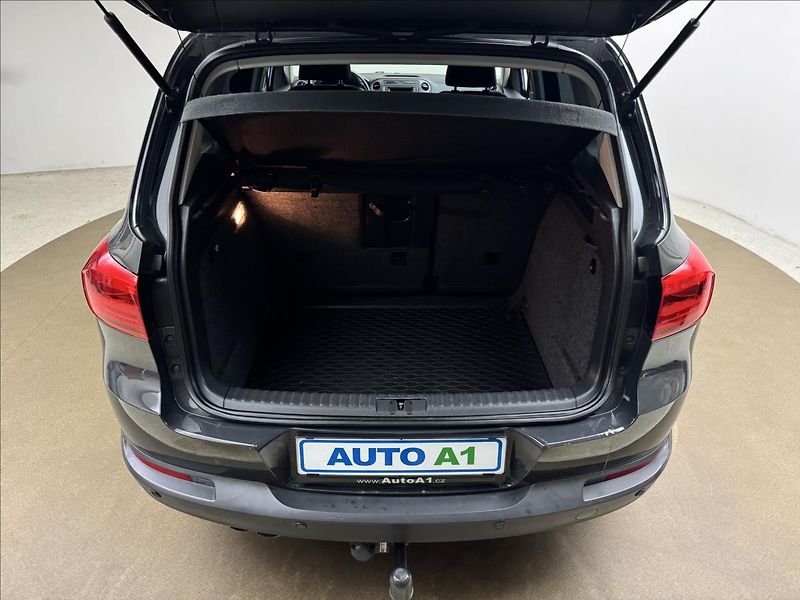 Volkswagen Tiguan 2,0 110kW 4X4 NAVI SERVIS TZ - fotka 41 z 41