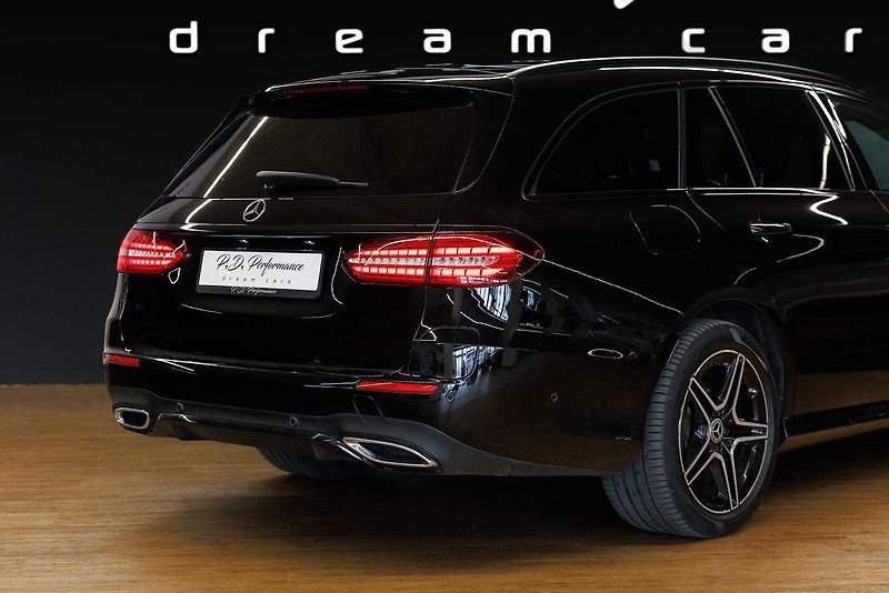 Mercedes-Benz Třídy E (2021) E 300 de T 4Matic AMG Line - fotka 10 z 39