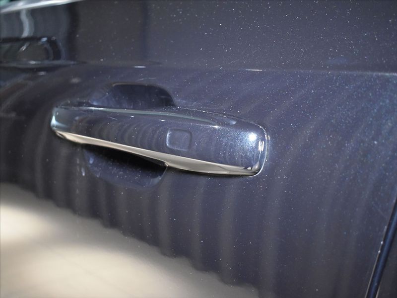 Volvo XC90 2,0 B5 AWD PLUS - fotka 24 z 26