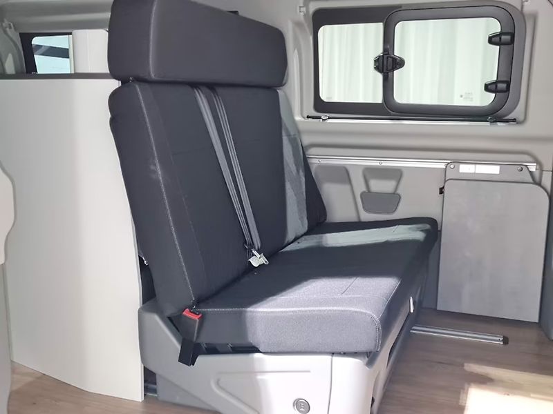 Ford Tourneo Custom (2026) Nugget Titanium 320 L2 - fotka 5 z 12