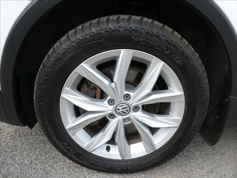 Volkswagen Tiguan 2,0 TSi 140kW DSG 4Motion,weba - fotka 17 z 52