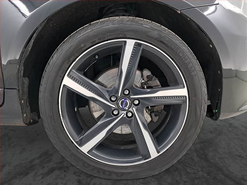 Volvo XC60 (2016) R-Design D5 Polestar, 4X4 - fotka 15 z 23