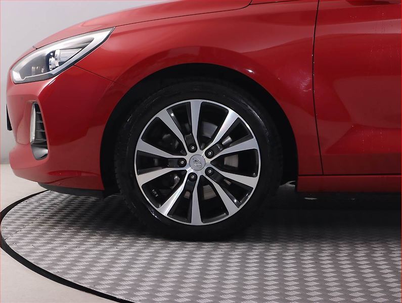 Hyundai i30 (2019) Style 1.4 T-GDI, Serv.kniha - fotka 15 z 21