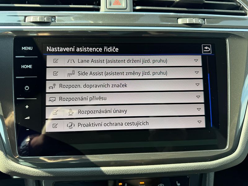 Volkswagen Tiguan R-Line 2,0 TSi/180kW 4x4 DSG - fotka 43 z 114