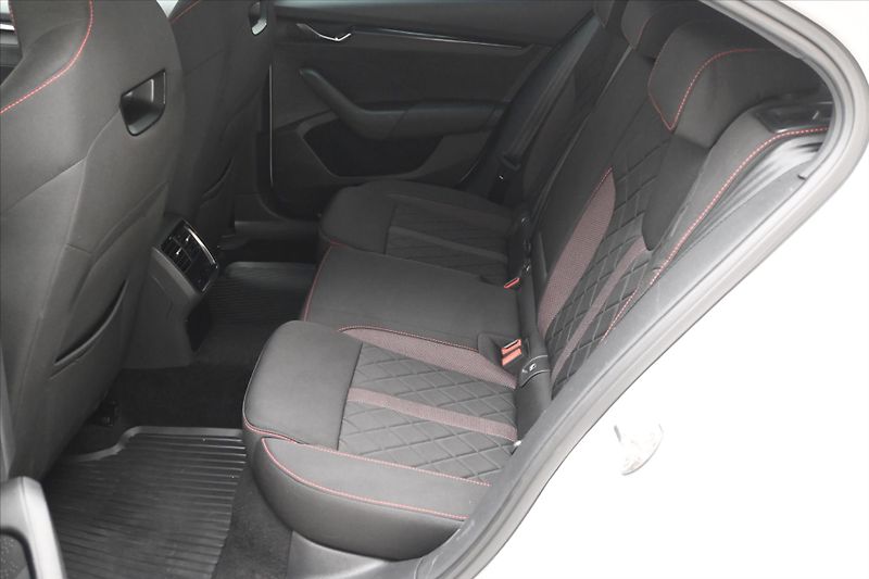 Škoda Octavia 2,0 TDI RS 147kW DSG Záruka až - fotka 14 z 32