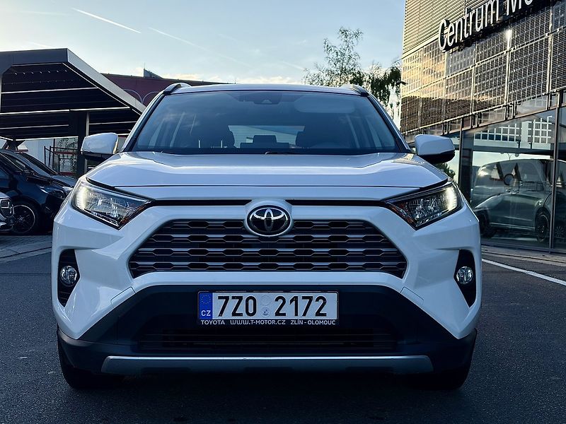 Toyota RAV4 2,0 AWD Comfort - fotka 2 z 27