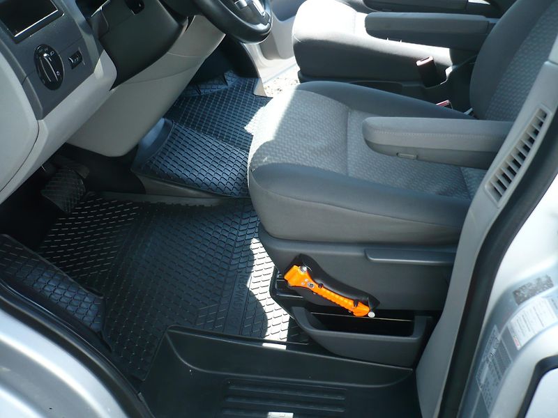 Volkswagen Transporter 2.0TDI 103Kw 5Míst Long Klima - fotka 12 z 24