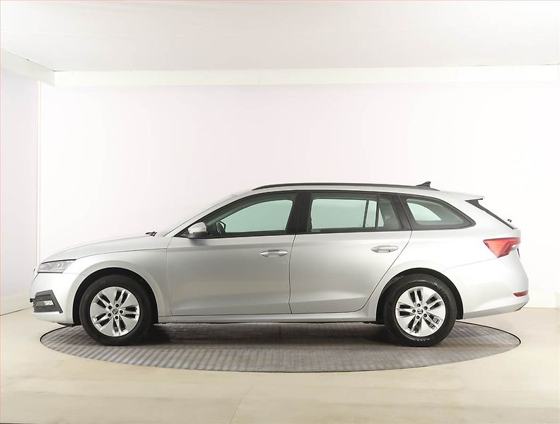 Škoda Octavia (2023) Ambition 2.0 TDI, ČR,1.maj - fotka 3 z 20