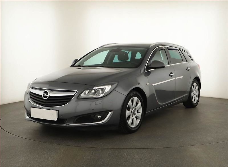 Opel Insignia (2016) 2.0 CDTI, Xenony, Tempomat - fotka 2 z 14