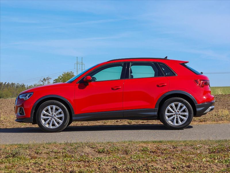 Audi Q3 2,0 TDI Advanced Virtual CZ DP - fotka 4 z 34