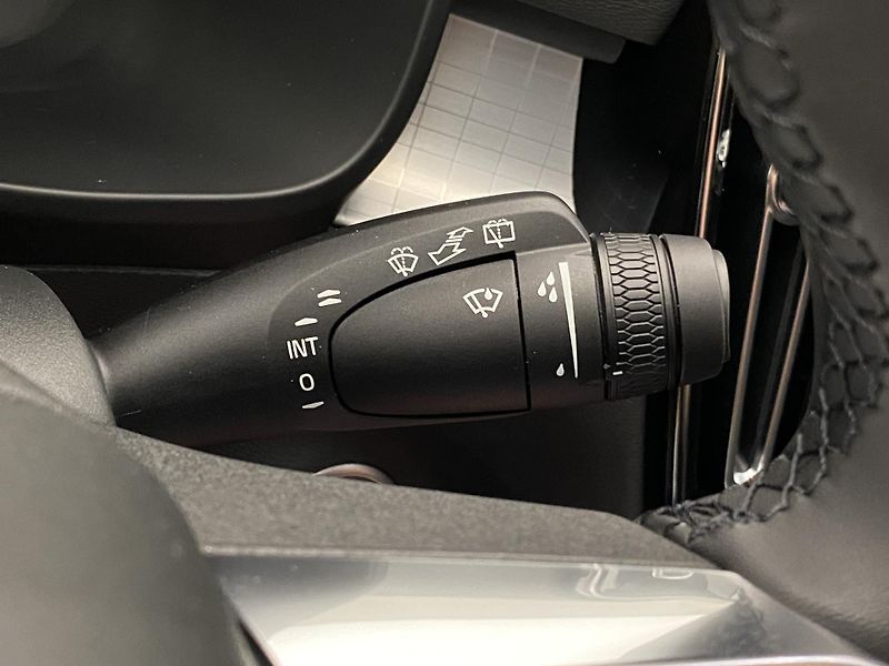 Volvo XC40 (2026) B3 AUT DARK PLUS - fotka 31 z 58