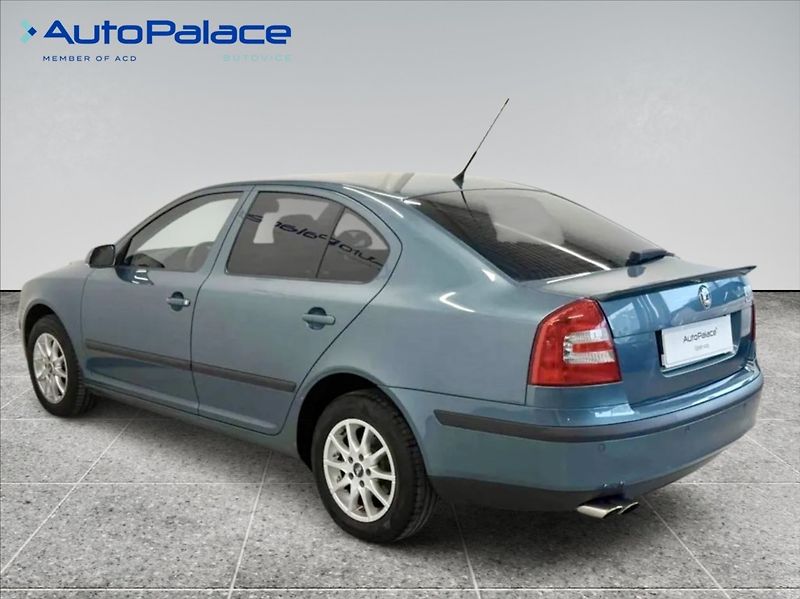 Škoda Octavia 1,6 FSI 85kW AUTOMAT - fotka 6 z 18