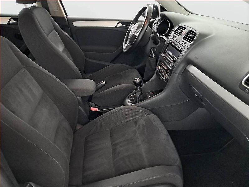 Volkswagen Golf (2009) 2.0 TDI, Park. senzory - fotka 9 z 14