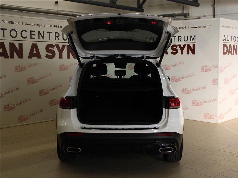 Mercedes-Benz GLB 2,0 250 4Matic AMG Line - fotka 7 z 39