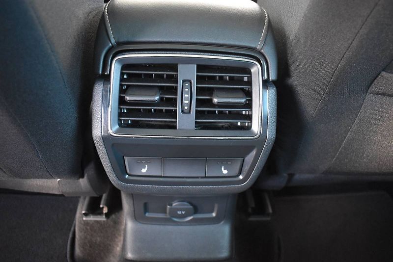 Škoda Karoq (2021) 1.5TSI 110kW DSG, LED,Clever - fotka 15 z 24