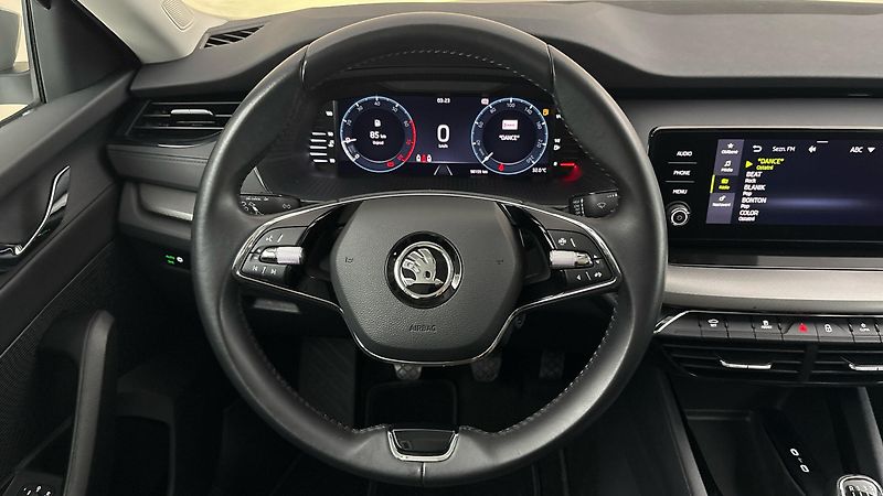 Škoda Octavia 1.0 TSI Ambition Combi - fotka 9 z 24