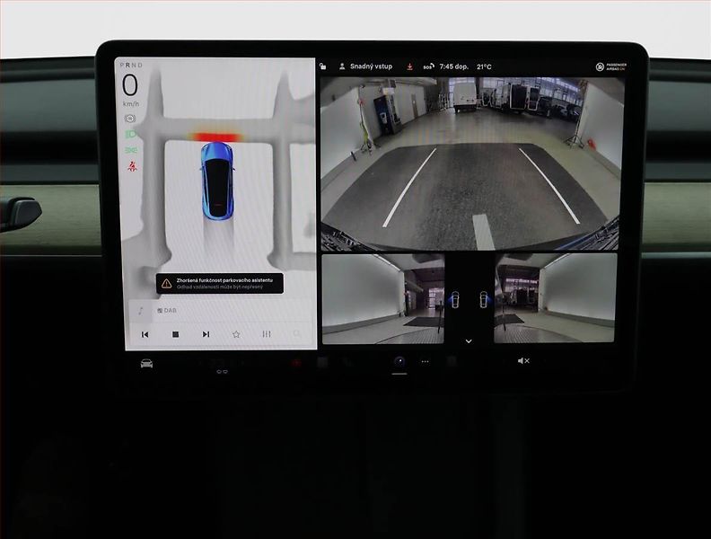 Tesla Model Y (2023) RWD LFP 60kWh, SoH 95% - fotka 15 z 21