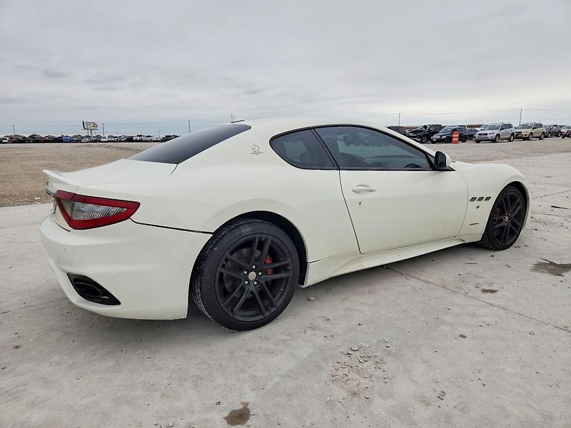 Maserati GranTurismo (2017) S - fotka 4 z 11