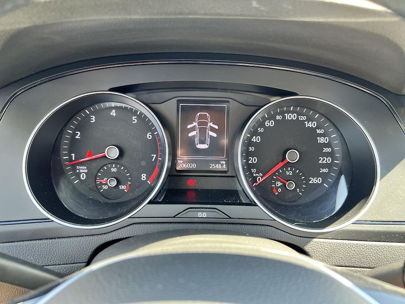 Volkswagen Passat 1.4TSI 92KW,NAVI,LED,ALU - fotka 34 z 44