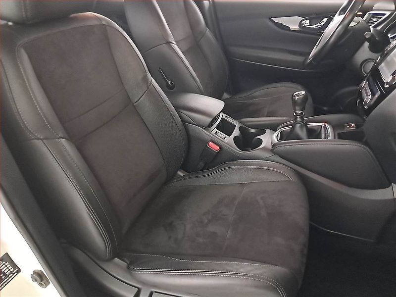 Nissan Qashqai (2017) 1.2 DIG-T, Kůže, Navi - fotka 9 z 22