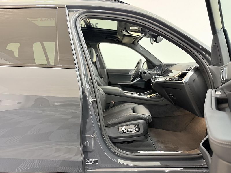 BMW X7 BMW X7 xDrive40d M-Sport  - fotka 47 z 50