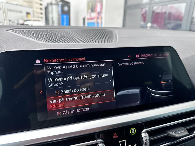 BMW Řada 4 M440i xDrive GranCoupé - fotka 19 z 29