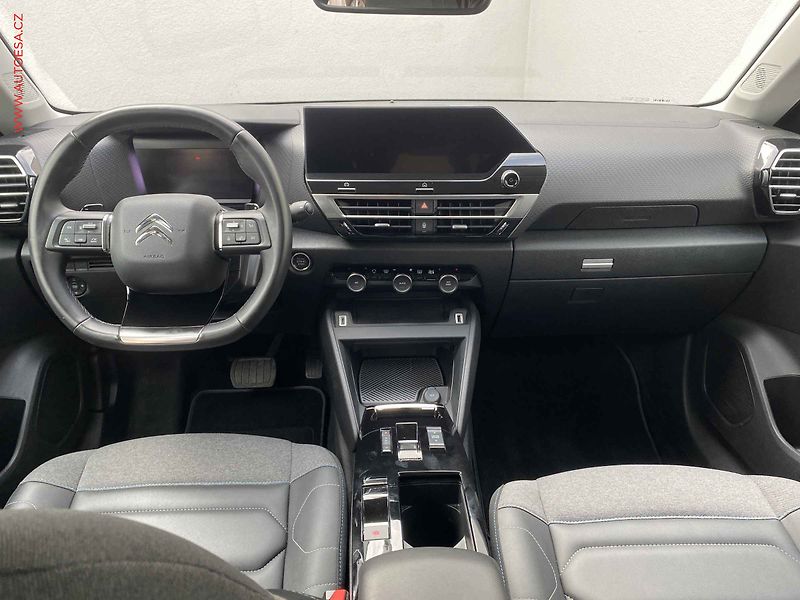 Citroën C4 (2023) 1.2PT, Shine, AT, navi - fotka 8 z 17