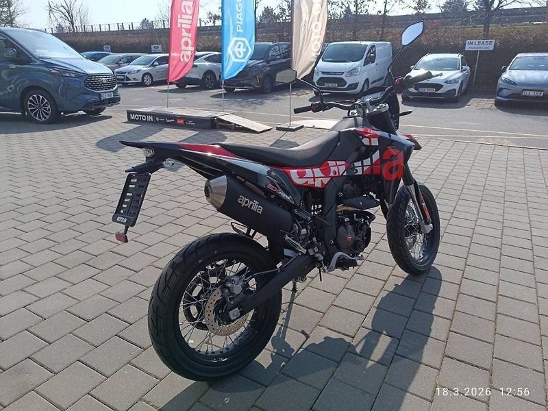 Aprilia SX 125 (2025) Varanus Black - fotka 6 z 11