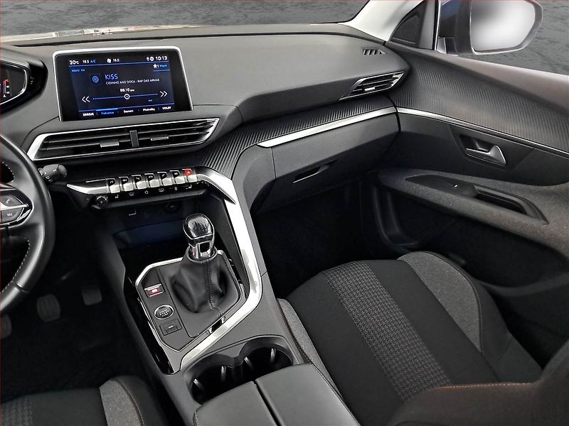 Peugeot 3008 (2021) 1.2 PureTech, ČR,1.maj - fotka 8 z 19