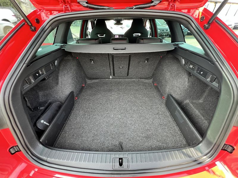 Škoda Octavia RS 2.0TDi 147kw 4x4 DSG LED - fotka 34 z 53