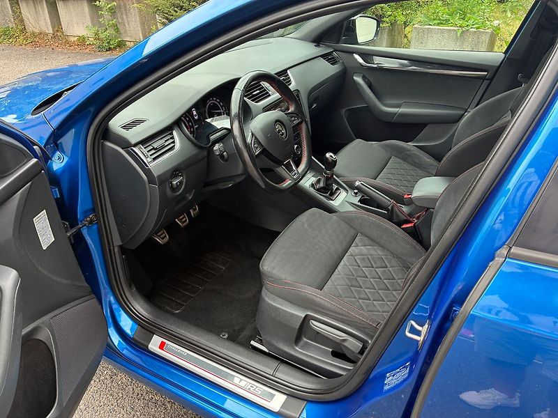 Škoda Octavia 2.0 TDI 135 kW RS ČR - fotka 29 z 30